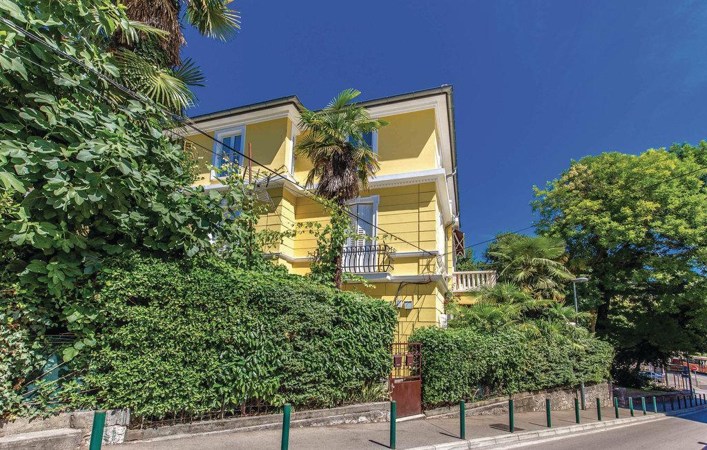Apartment With Spacious Terrace Villa Floramy Опатия Экстерьер фото